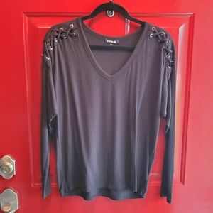 Black Strappy Shoulder T-shirt - Like New